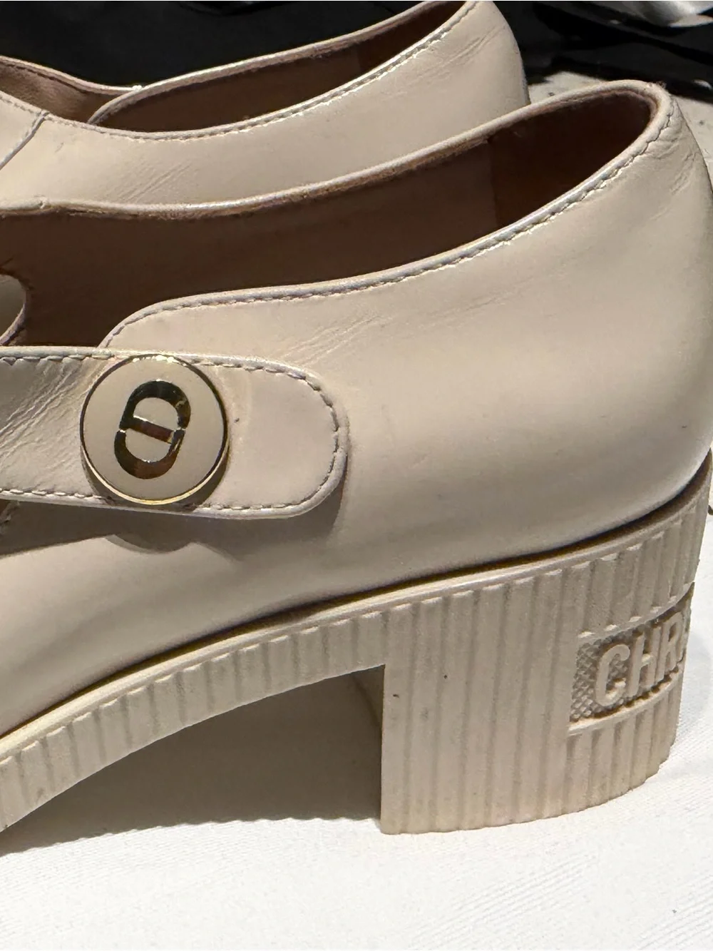 Dior elegant beige